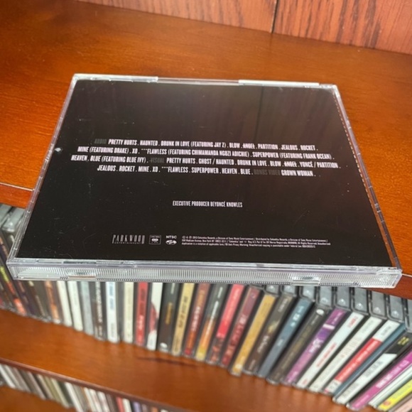 EUC Beyoncé Self-Titled CD/DVD Released 2014 & nominated for 5 Grammy’s in 2015 - Picture 5 of 12